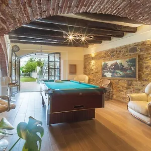 Сasa de vacaciones Newly Renovated Large With Garden, Castellón de Ampurias